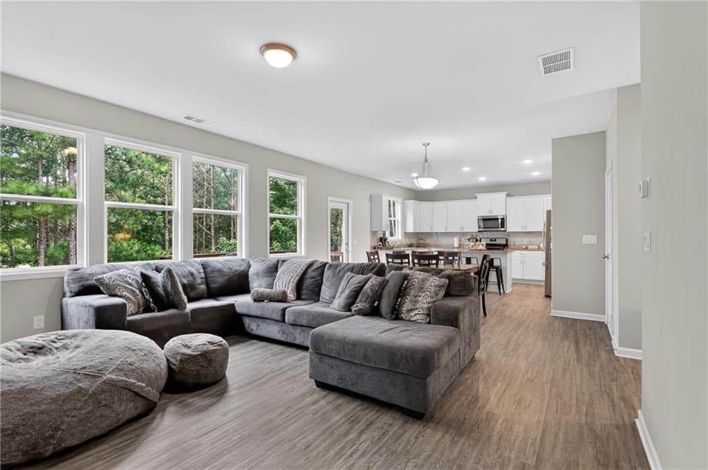 4 bedroom, 3 bathroom, 2,032 sq ft single family residence for sale at 415 Creekstone Drive, Dallas, GA 30132 — photo 8