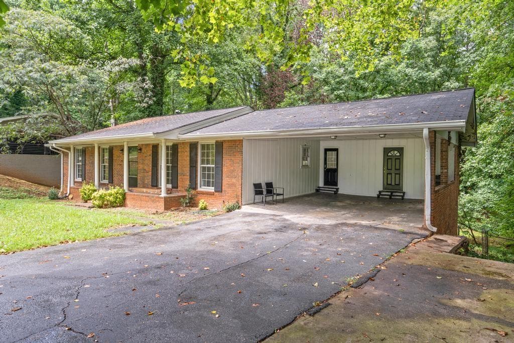 5 bedroom, 3 bathroom, 2,741 sq ft single family residence for rent at 246 Barbara Lane, Mableton, GA 30126 for $2,800 a month — photo 4