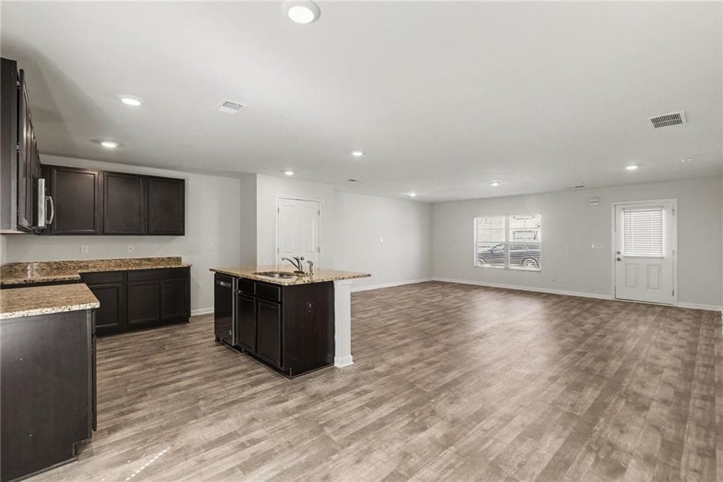 4 bedroom, 3 bathroom, 2,278 sq ft single family residence for sale at 6506 Beaver Creek Trail, Atlanta, GA 30349 — photo 4
