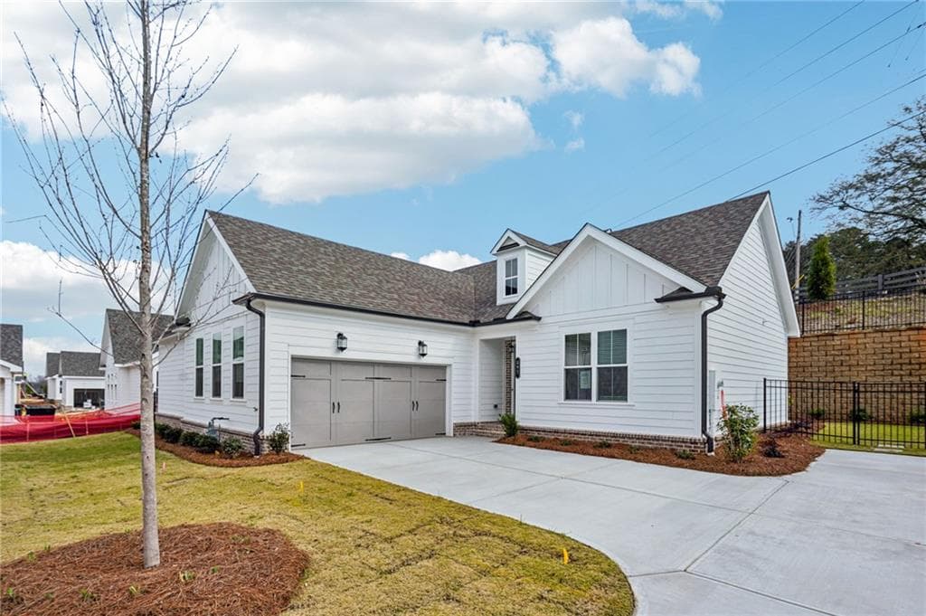 3 bedroom, 2 bathroom, 1,797 sq ft single family residence for sale at 551 Pearl Street, Cumming, GA 30040