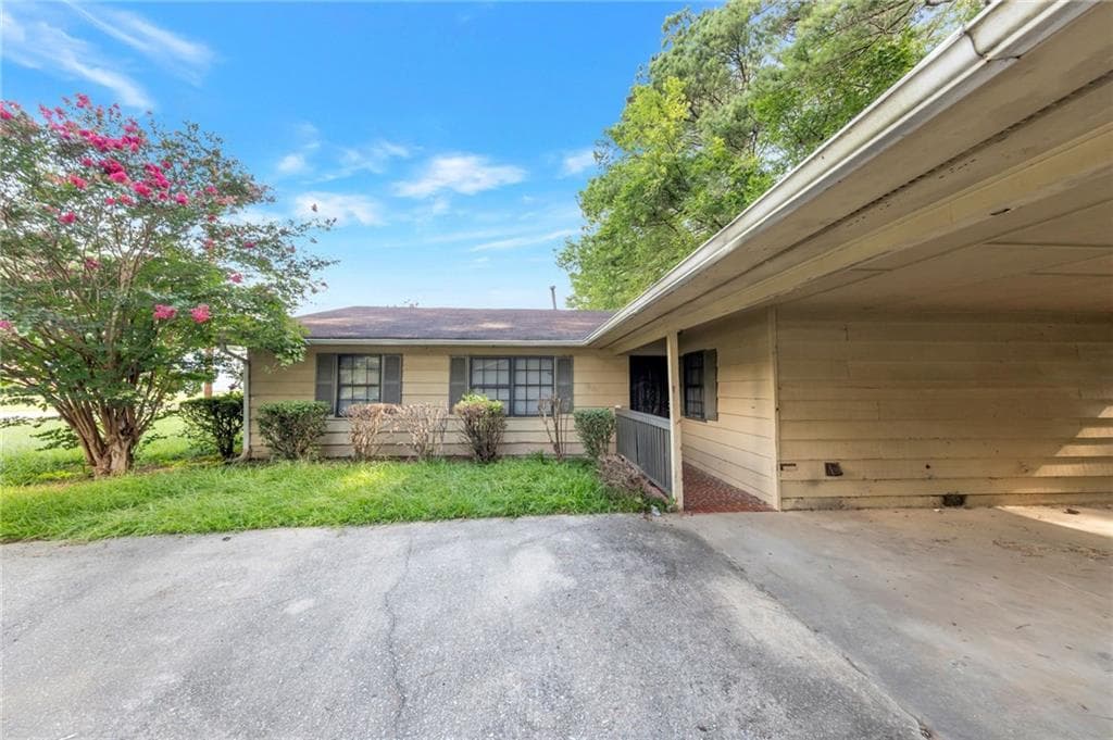 3 bedroom, 2 bathroom, 1,750 sq ft single family residence for rent at 5835 Bearing Way, College Park, GA 30349 for $1,599 a month — photo 2