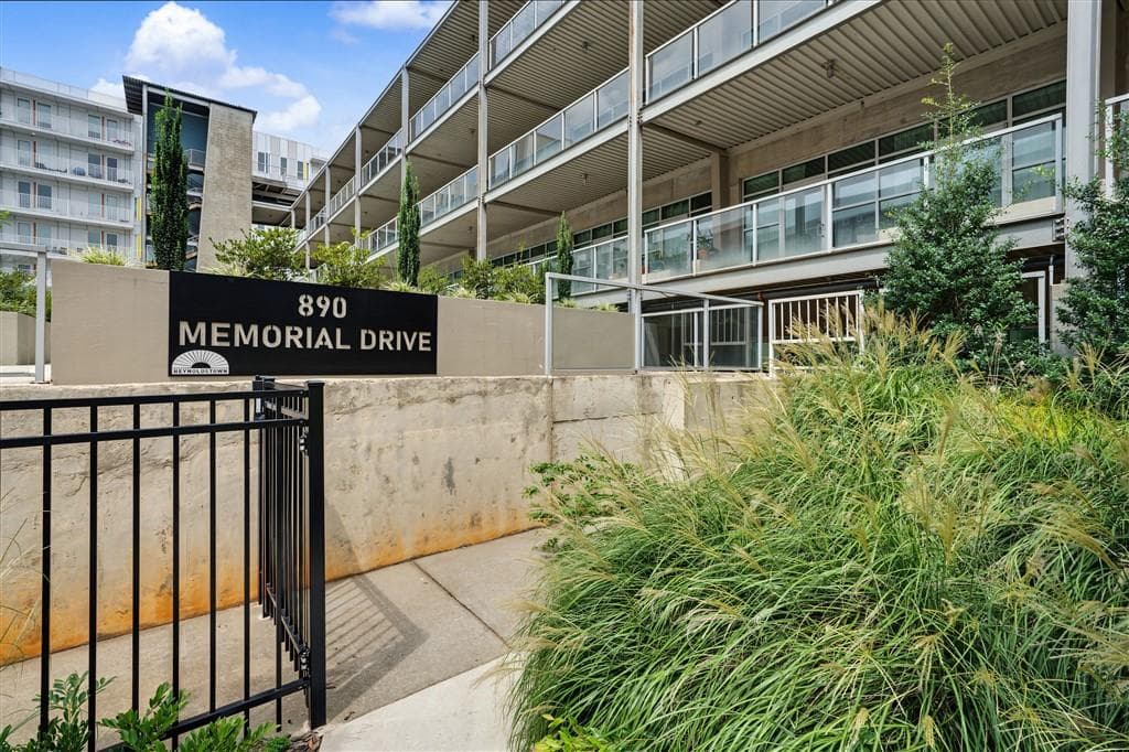 2 bedroom, 2 bathroom, 1,338 sq ft condominium for sale at 890 Memorial Drive 306, Atlanta, GA 30316 — photo 1 of 25