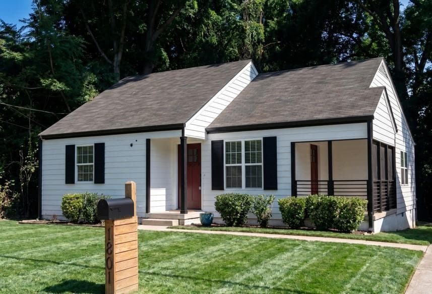 3 bedroom, 3 bathroom, 1,250 sq ft single family residence under contract at 1801 Beecher Street, Atlanta, GA 30310