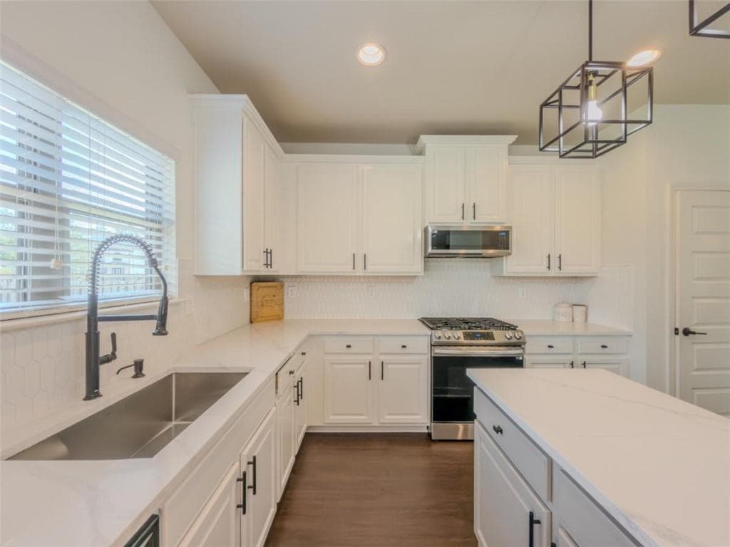 4 bedroom, 3 bathroom, 2,750 sq ft single family residence for sale at 45 Streamside Drive, Covington, GA 30016 — photo 3