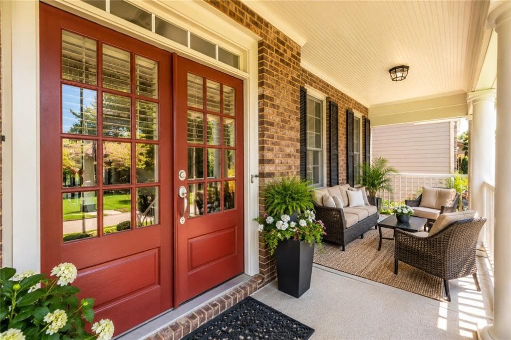5 bedroom, 4 bathroom, 3,876 sq ft single family residence under contract at 2612 Lakefield Court, Marietta, GA 30064 — photo 3
