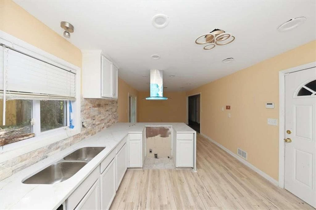 3 bedroom, 2 bathroom, 1,262 sq ft single family residence for sale at 3603 Mecklinburg Pl, Decatur, GA 30032 — photo 8
