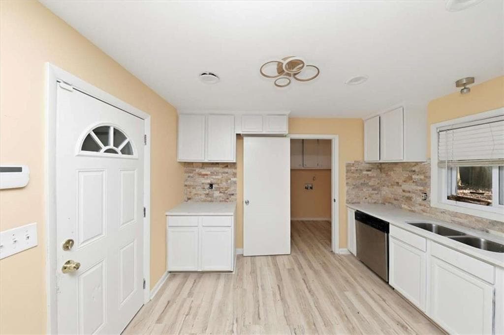 3 bedroom, 2 bathroom, 1,262 sq ft single family residence for sale at 3603 Mecklinburg Pl, Decatur, GA 30032 — photo 9