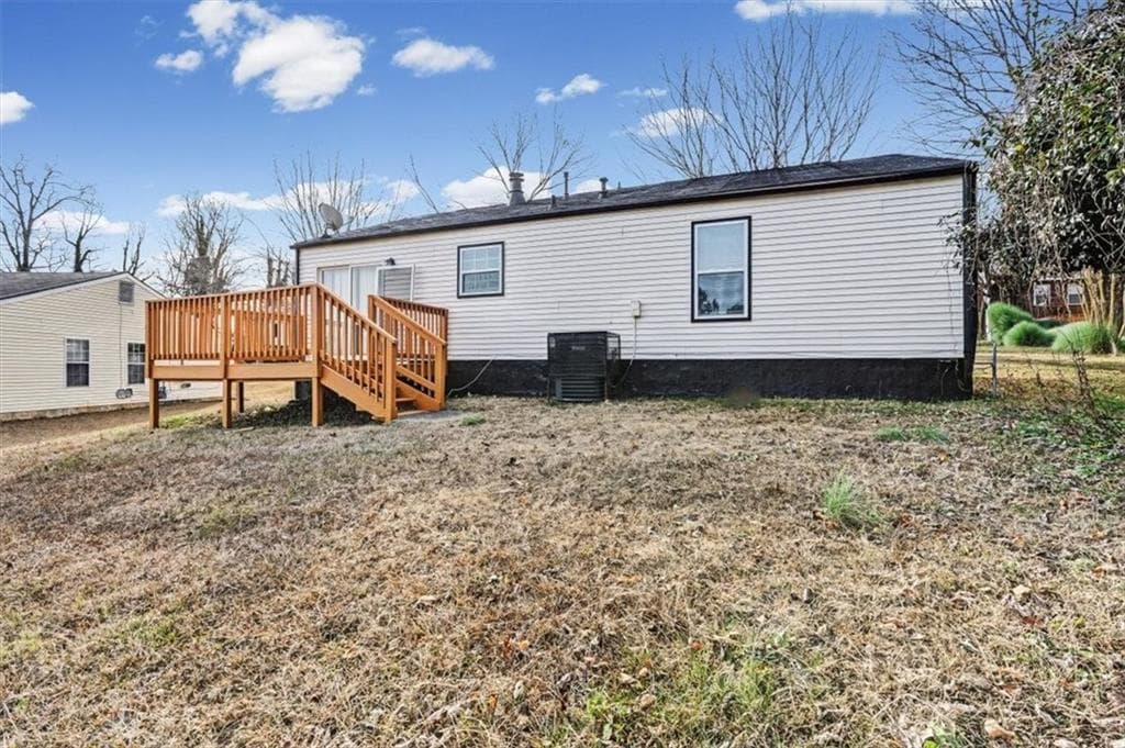 3 bedroom, 2 bathroom, 1,504 sq ft single family residence for sale at 3475 Meadowlane Place, Atlanta, GA 30331 — photo 7