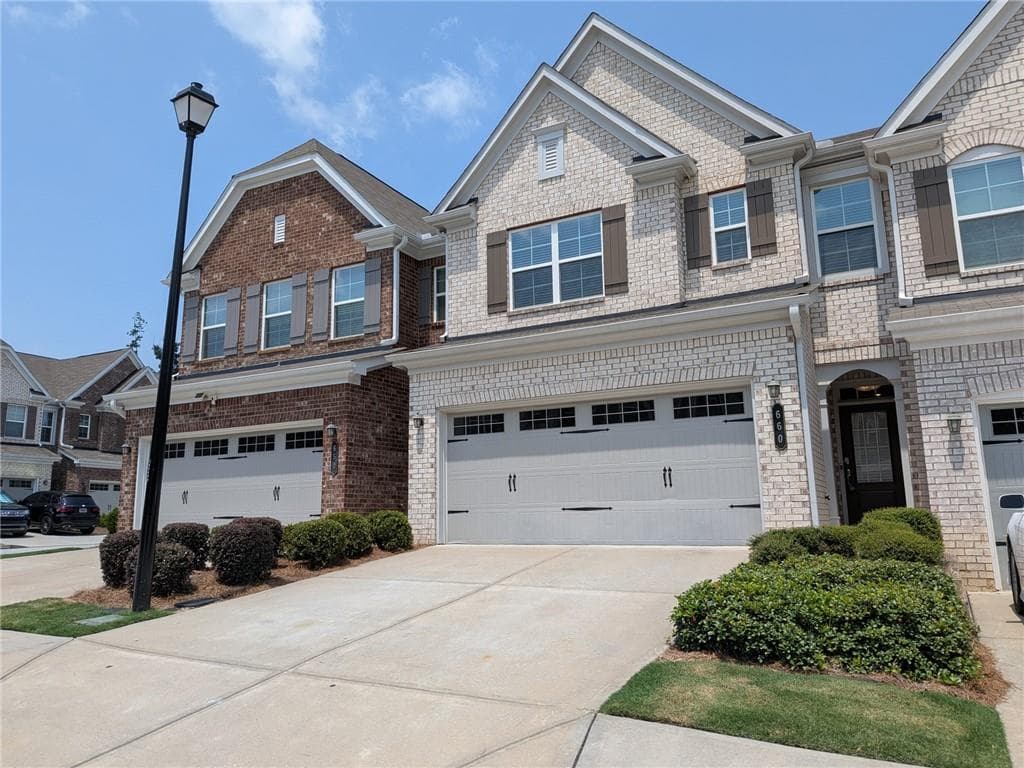 3 bedroom, 3 bathroom, 2,109 sq ft townhouse for sale at 660 Mason Grove Parkway, Lawrenceville, GA 30043 — photo 2
