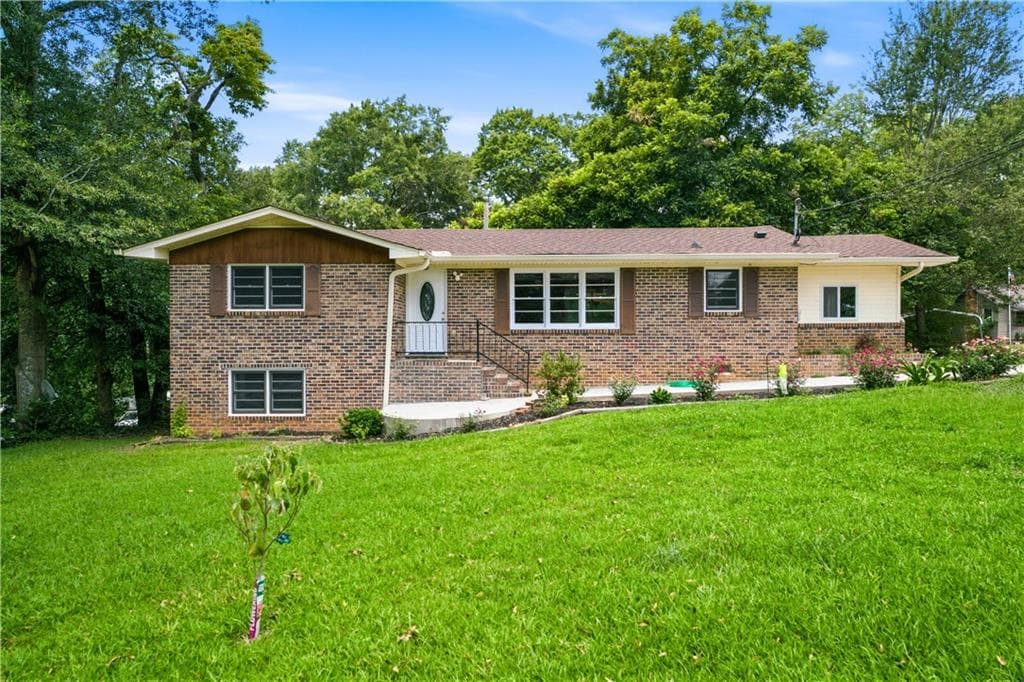 2 bedroom, 2 bathroom, 1,283 sq ft single family residence under contract at 410 Jordan Street, Royston, GA 30662