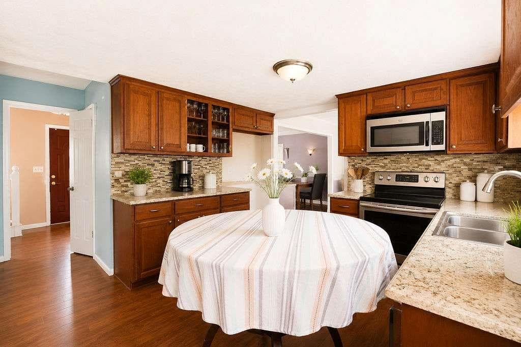 4 bedroom, 3 bathroom single family residence under contract at 408 Martin Road, Stone Mountain, GA 30088 — photo 10