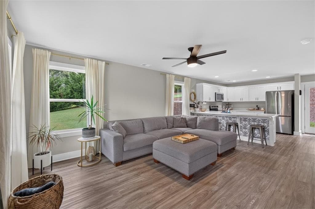 3 bedroom, 3 bathroom, 1,476 sq ft single family residence for sale at 1310 Timber Lake Trail, Cumming, GA 30041 — photo 7