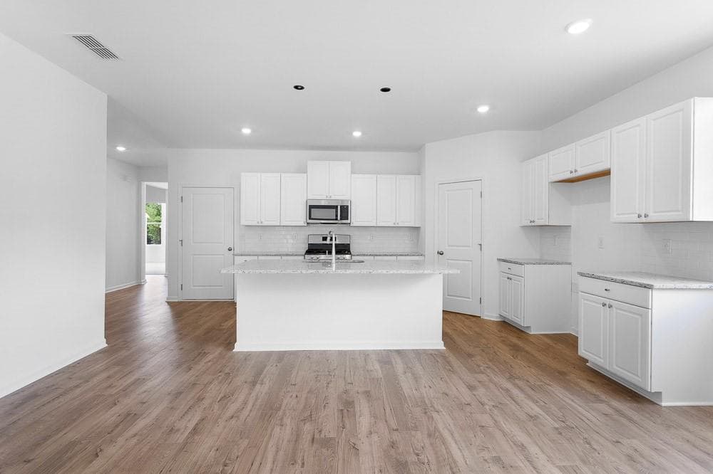 3 bedroom, 2 bathroom, 1,804 sq ft single family residence for sale at 310 Remford Way, Euharlee, GA 30145 — photo 2