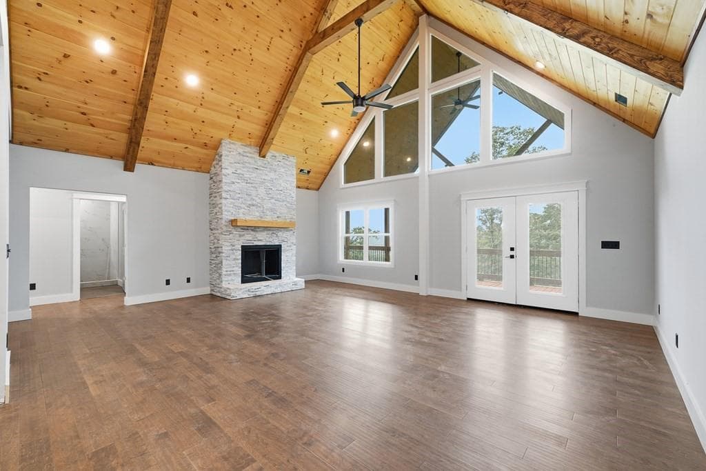 4 bedroom, 3 bathroom, 2,548 sq ft single family residence for sale at 313 Jeff Drive, Ellijay, GA 30540 — photo 3