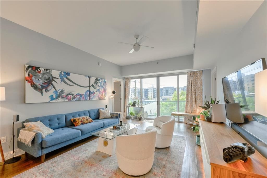 2 bedroom, 2 bathroom, 1,256 sq ft condominium under contract at 1100 Howell Mill Road 312, Atlanta, GA 30318 — photo 8