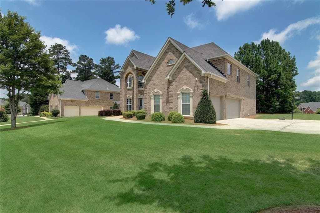 5 bedroom, 4 bathroom, 3,452 sq ft single family residence for sale at 1900 Buford Court, Conyers, GA 30094 — photo 2