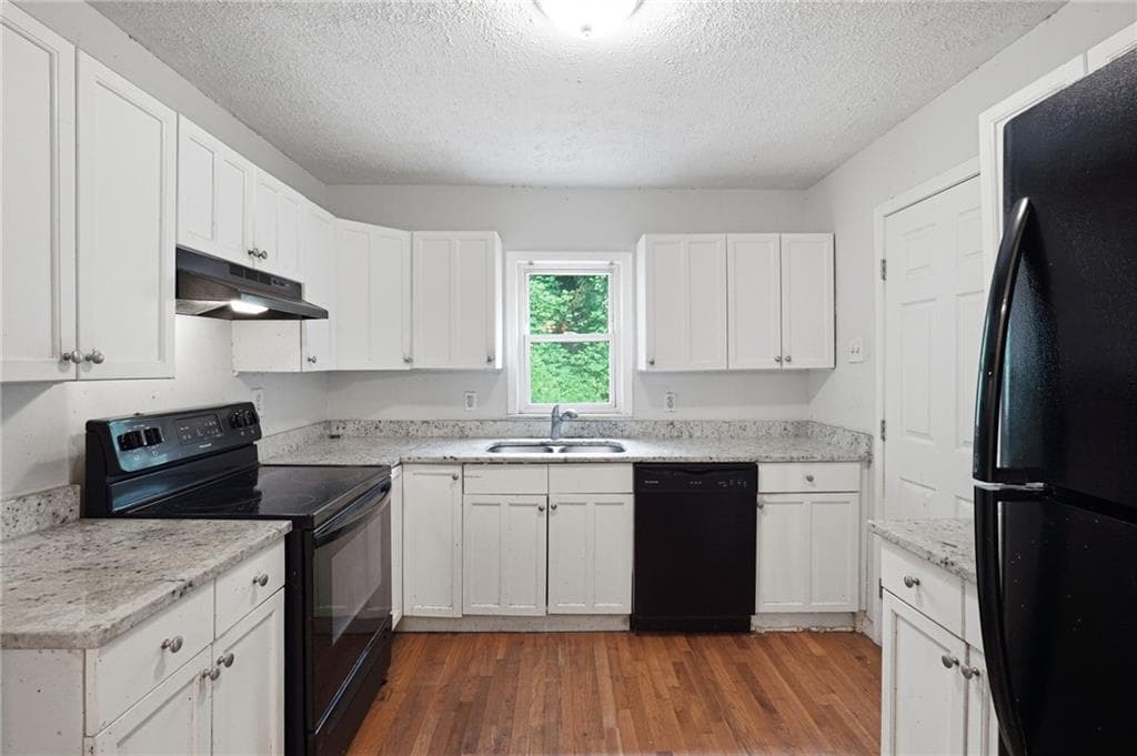 3 bedroom, 2 bathroom, 1,352 sq ft single family residence for sale at 3549 Tulip Drive, Decatur, GA 30032 — photo 8