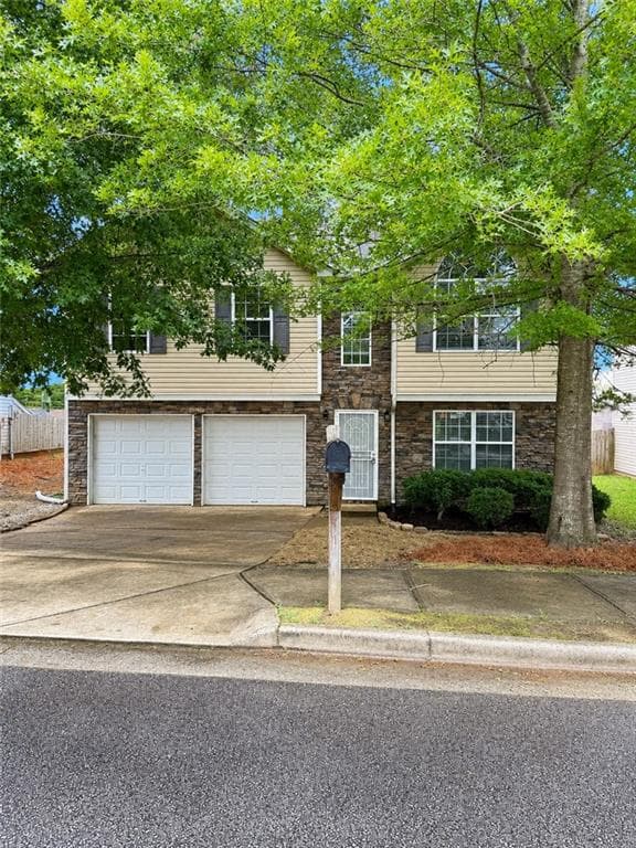 4 bedroom, 3 bathroom, 1,868 sq ft single family residence for sale at 2628 Patriots Road, Riverdale, GA 30296