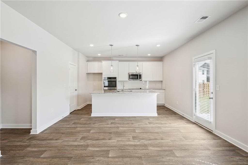 4 bedroom, 3 bathroom, 2,700 sq ft single family residence for sale at 439 ORWELL Drive, Social Circle, GA 30025 — photo 9