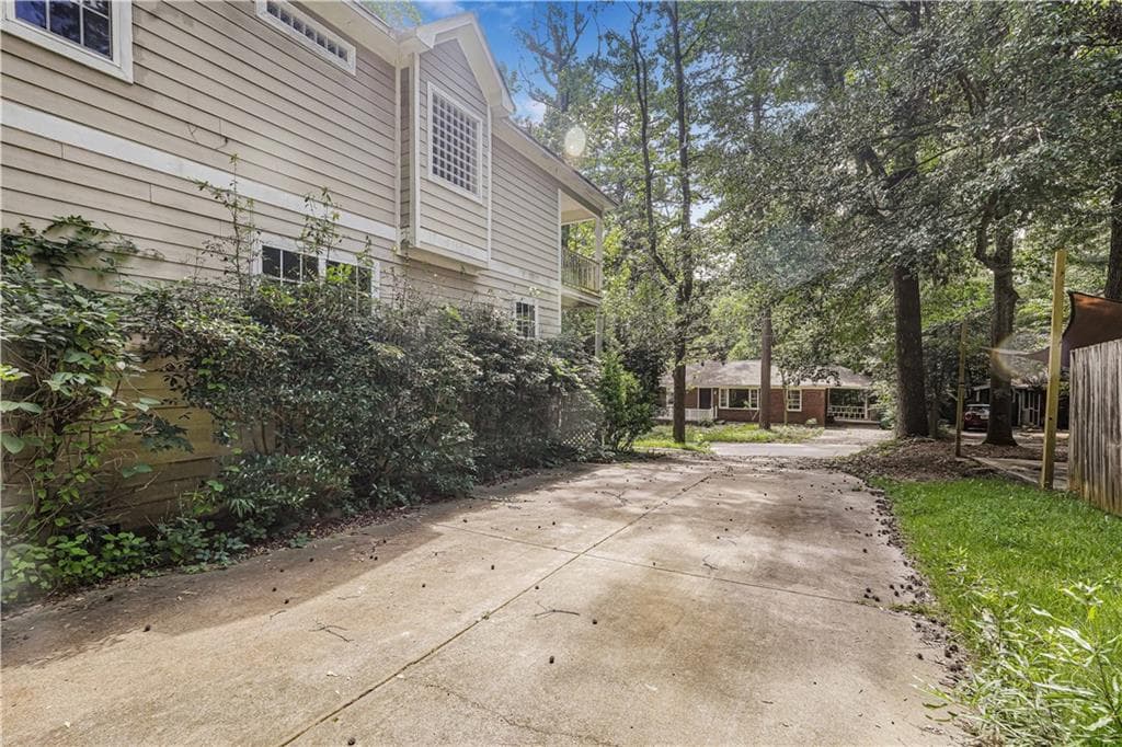 3 bedroom, 3 bathroom, 1,728 sq ft single family residence under contract at 481 Pine Drive, Stone Mountain, GA 30083 — photo 5