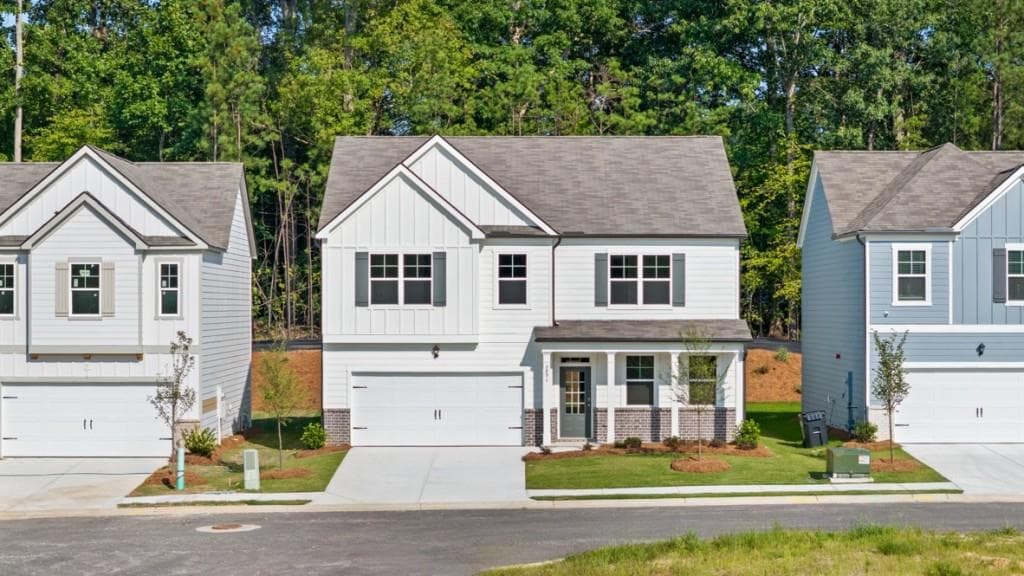 4 bedroom, 3 bathroom, 2,804 sq ft single family residence under contract at 3891 Donetta Drive, Atlanta, GA 30349
