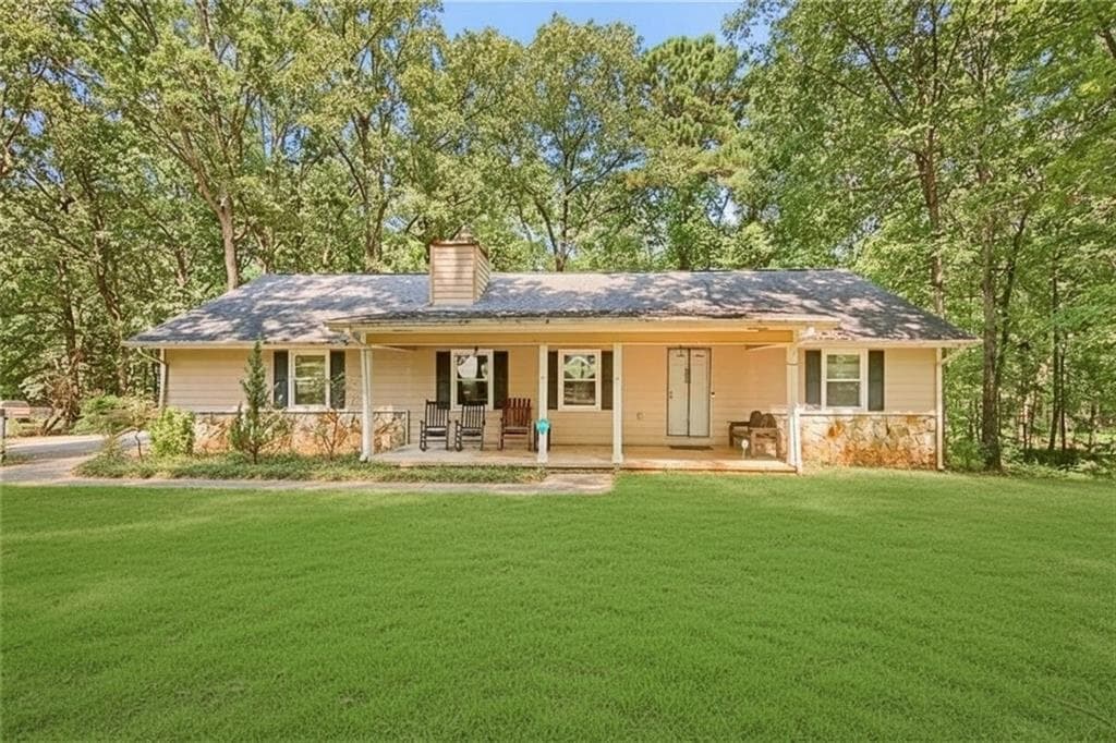 3 bedroom, 2 bathroom, 1,716 sq ft single family residence for sale at 112 Bridget Drive, Hampton, GA 30228 — photo 1 of 25