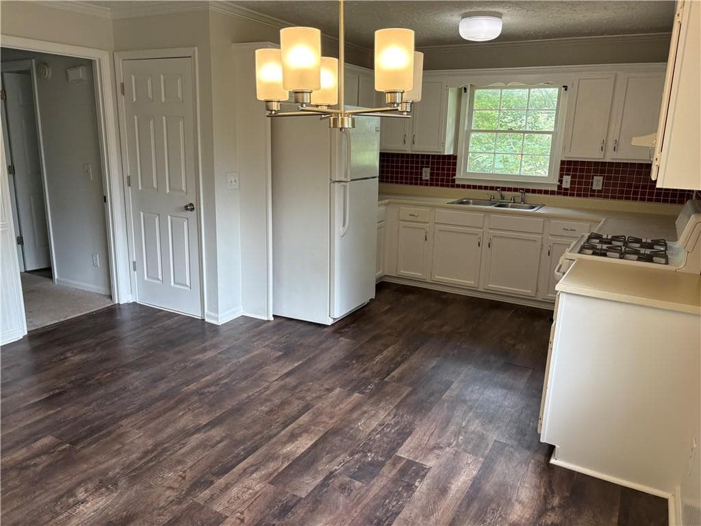 3 bedroom, 2 bathroom, 1,858 sq ft single family residence under contract at 603 Butler Court, Woodstock, GA 30188 — photo 8