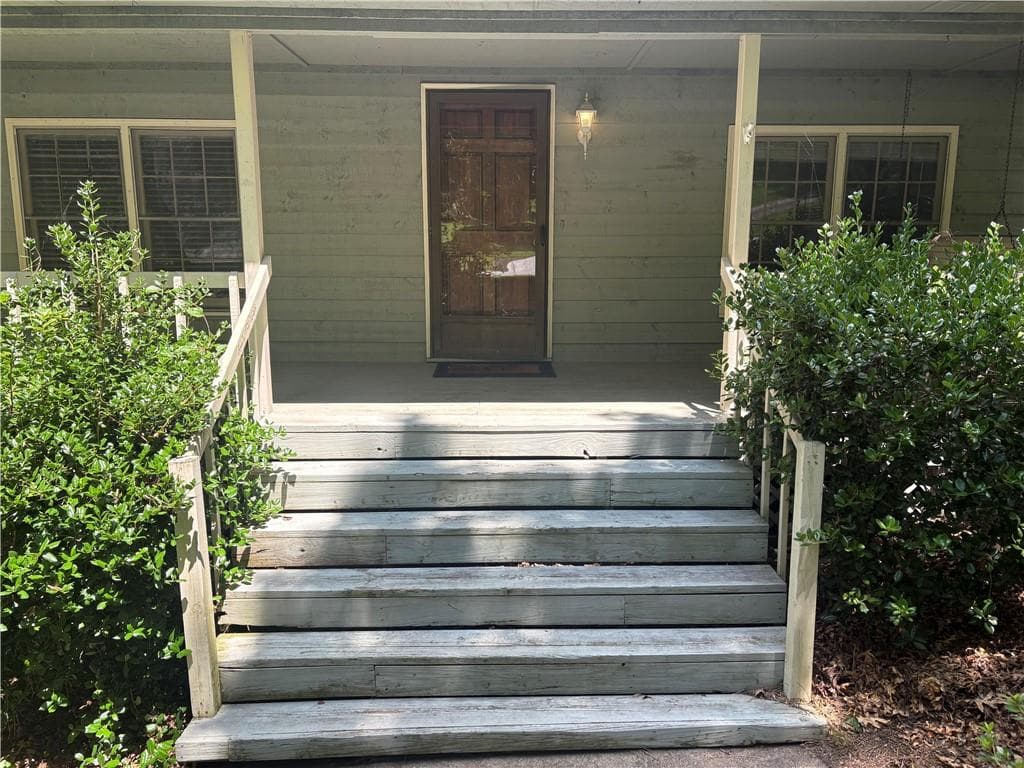 3 bedroom, 2 bathroom, 1,858 sq ft single family residence under contract at 603 Butler Court, Woodstock, GA 30188 — photo 2