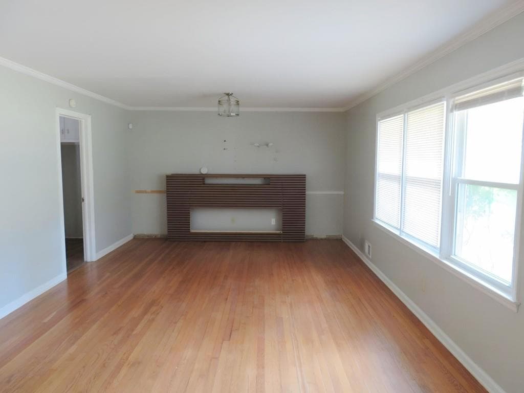 3 bedroom, 3 bathroom, 1,713 sq ft single family residence under contract at 2705 Hayden Drive, East Point, GA 30344 — photo 4