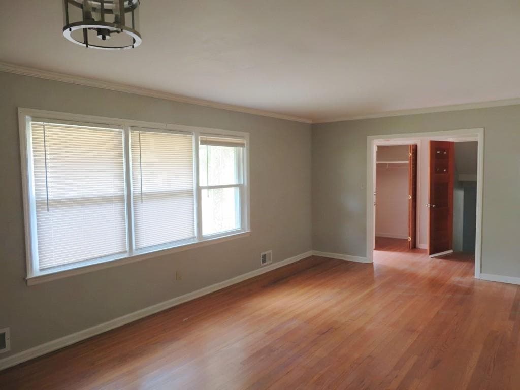 3 bedroom, 3 bathroom, 1,713 sq ft single family residence under contract at 2705 Hayden Drive, East Point, GA 30344 — photo 5