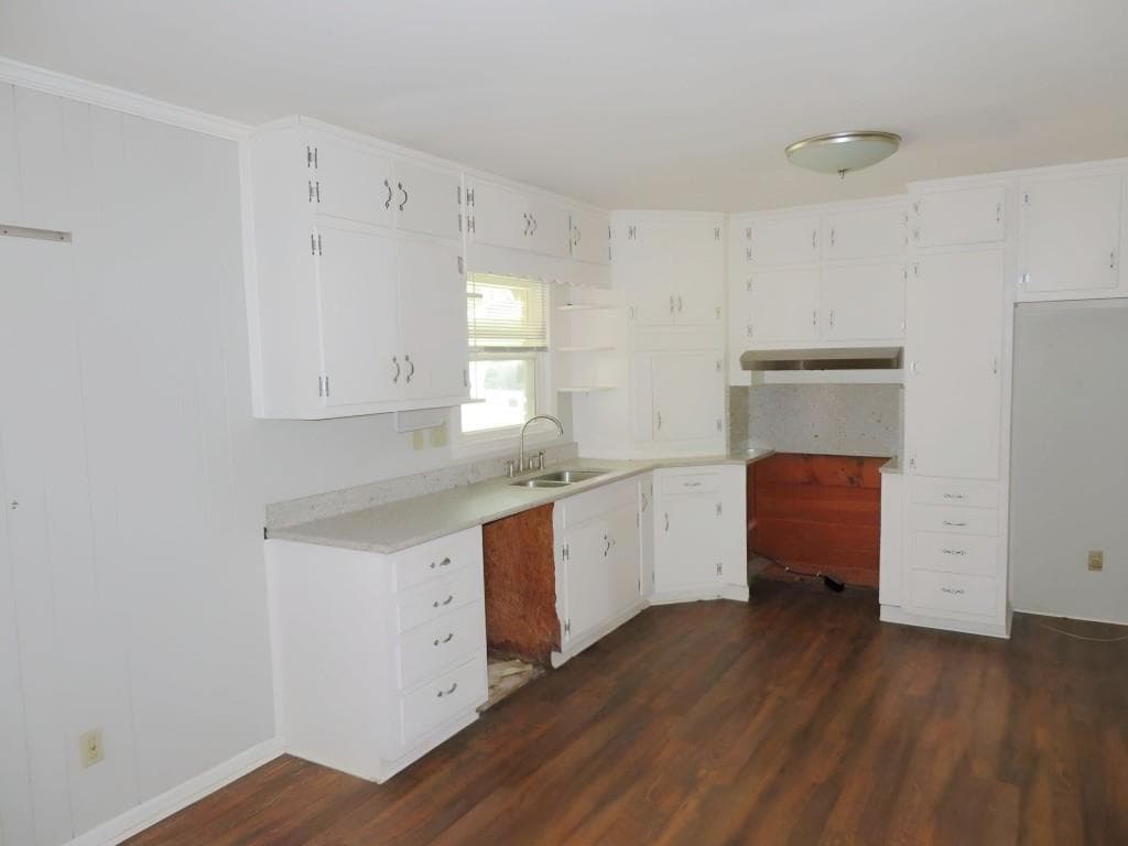 3 bedroom, 3 bathroom, 1,713 sq ft single family residence under contract at 2705 Hayden Drive, East Point, GA 30344 — photo 7