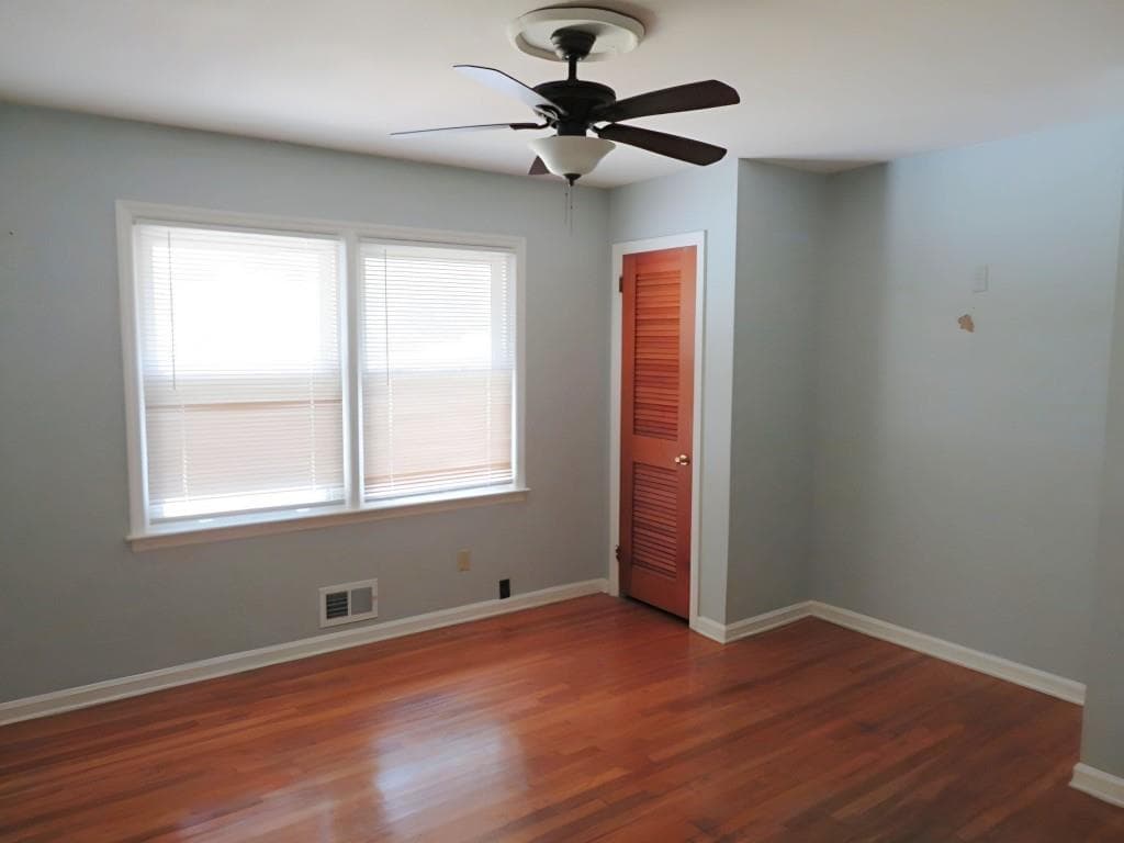 3 bedroom, 3 bathroom, 1,713 sq ft single family residence under contract at 2705 Hayden Drive, East Point, GA 30344 — photo 9
