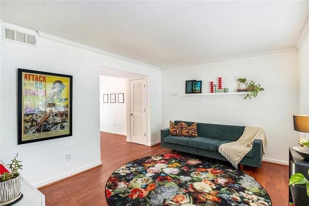 2 bedroom, 2 bathroom, 1,000 sq ft condominium under contract at 6940 Roswell Road 16B, Atlanta, GA 30328