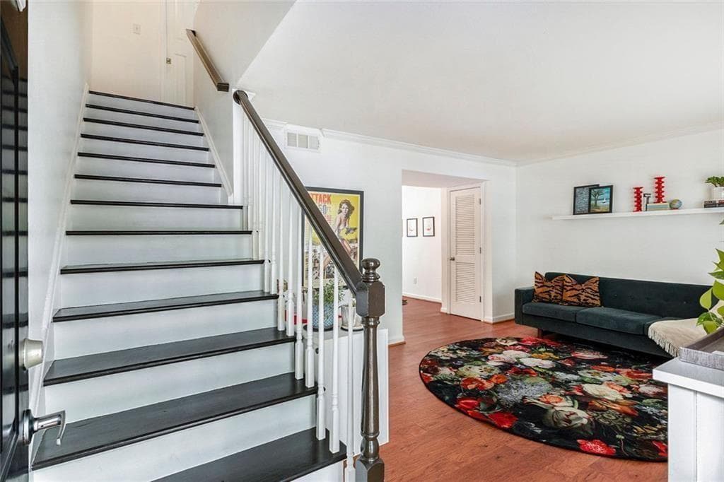 2 bedroom, 2 bathroom, 1,000 sq ft condominium under contract at 6940 Roswell Road 16B, Atlanta, GA 30328 — photo 3