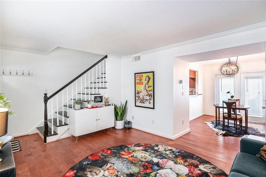 2 bedroom, 2 bathroom, 1,000 sq ft condominium under contract at 6940 Roswell Road 16B, Atlanta, GA 30328 — photo 4
