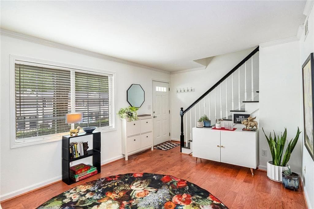 2 bedroom, 2 bathroom, 1,000 sq ft condominium under contract at 6940 Roswell Road 16B, Atlanta, GA 30328 — photo 5