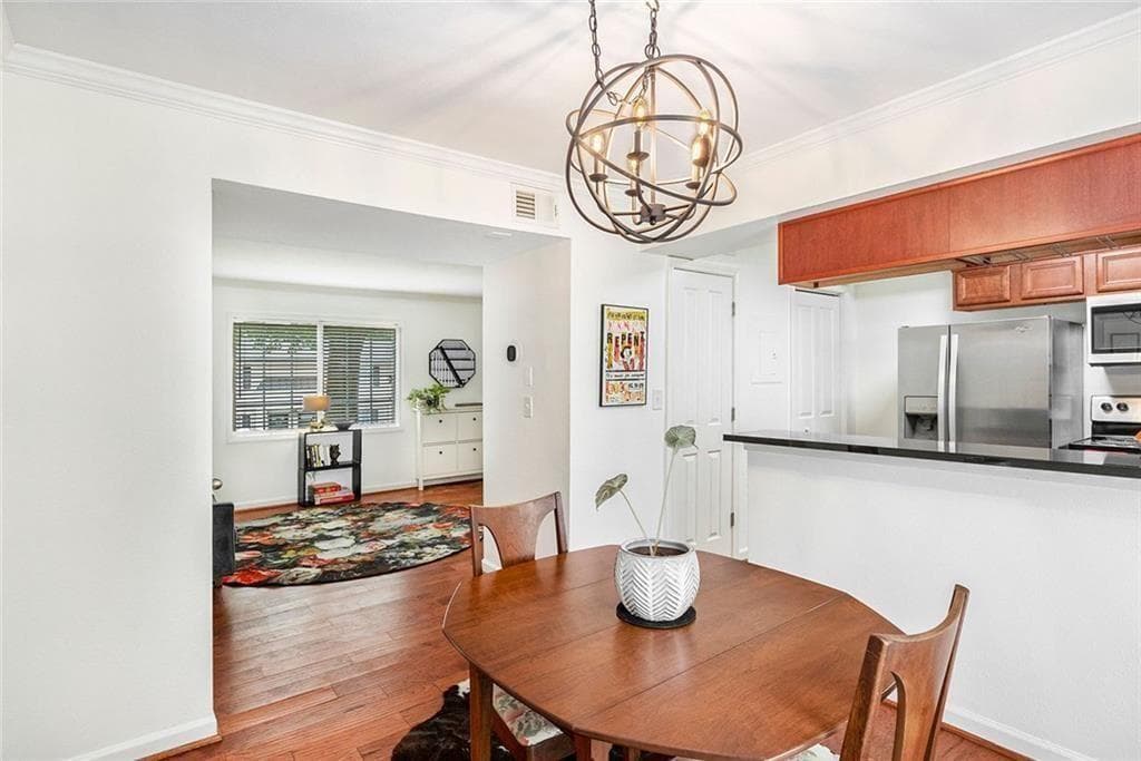 2 bedroom, 2 bathroom, 1,000 sq ft condominium under contract at 6940 Roswell Road 16B, Atlanta, GA 30328 — photo 7