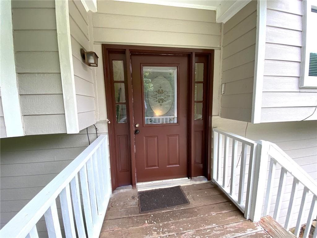 5 bedroom, 3 bathroom, 1,236 sq ft single family residence for sale at 1326 Williamsburg Lane, Norcross, GA 30093 — photo 5