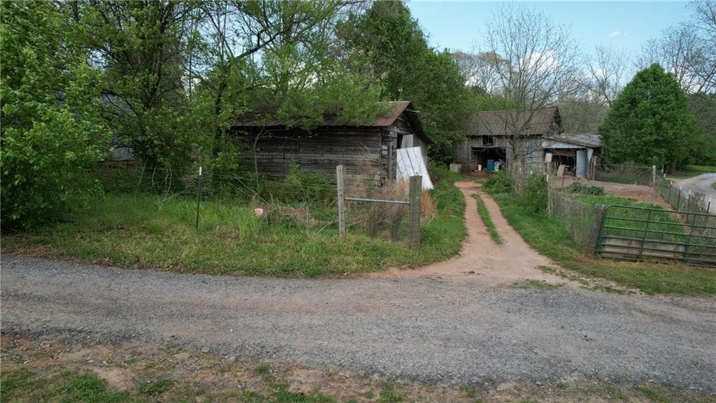 3 bedroom, 2 bathroom, 1,882 sq ft single family residence for sale at 6082 Franklin Goldmine Road, Cumming, GA 30028 — photo 7