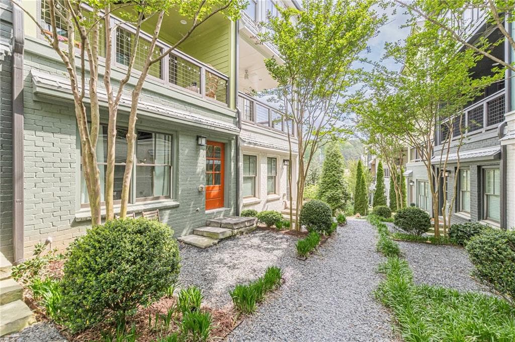 3 bedroom, 4 bathroom, 1,844 sq ft townhouse under contract at 763 Dunlop Way, Atlanta, GA 30312