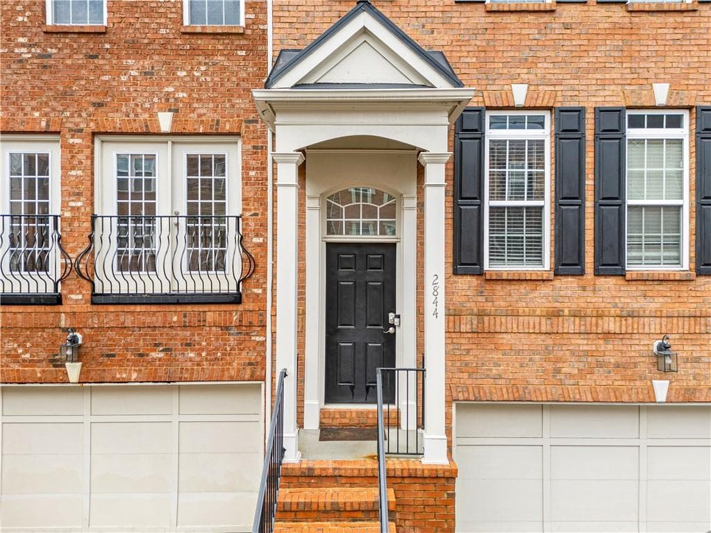 3 bedroom, 4 bathroom, 2,328 sq ft townhouse for rent at 2844 Loftview Square, Atlanta, GA 30339 for $3,200 a month — photo 3