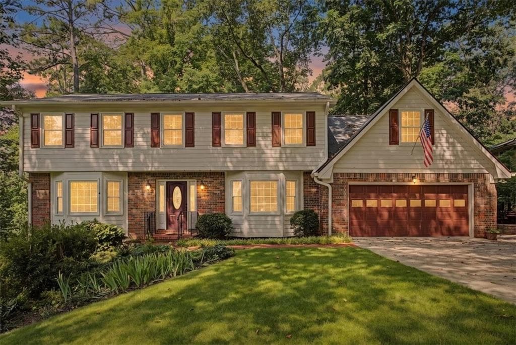 5 bedroom, 4 bathroom, 3,307 sq ft single family residence for sale at 1663 Huntingford Drive, Marietta, GA 30068 — photo 2