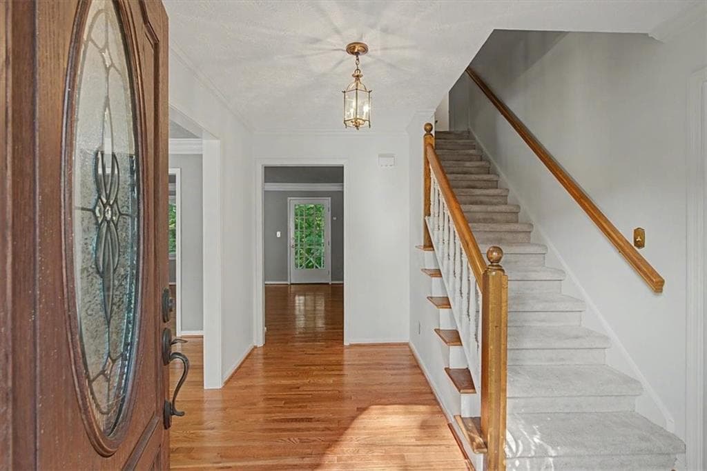 5 bedroom, 4 bathroom, 3,307 sq ft single family residence for sale at 1663 Huntingford Drive, Marietta, GA 30068 — photo 3