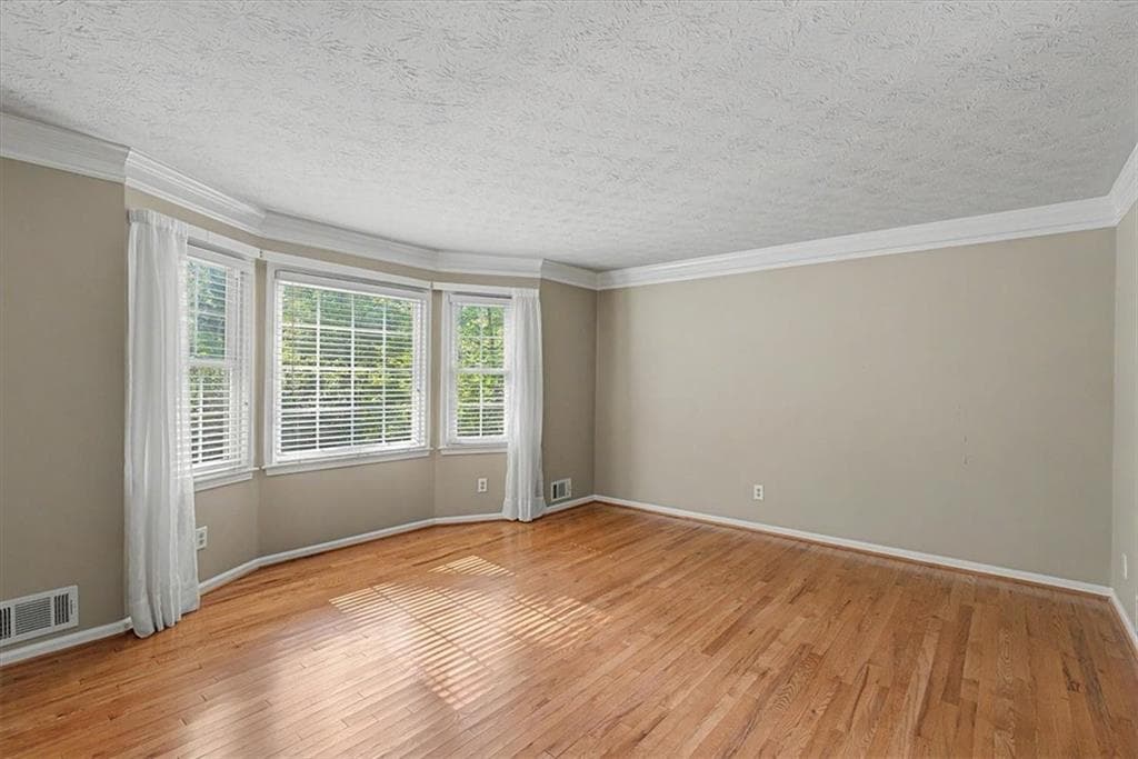 5 bedroom, 4 bathroom, 3,307 sq ft single family residence for sale at 1663 Huntingford Drive, Marietta, GA 30068 — photo 5