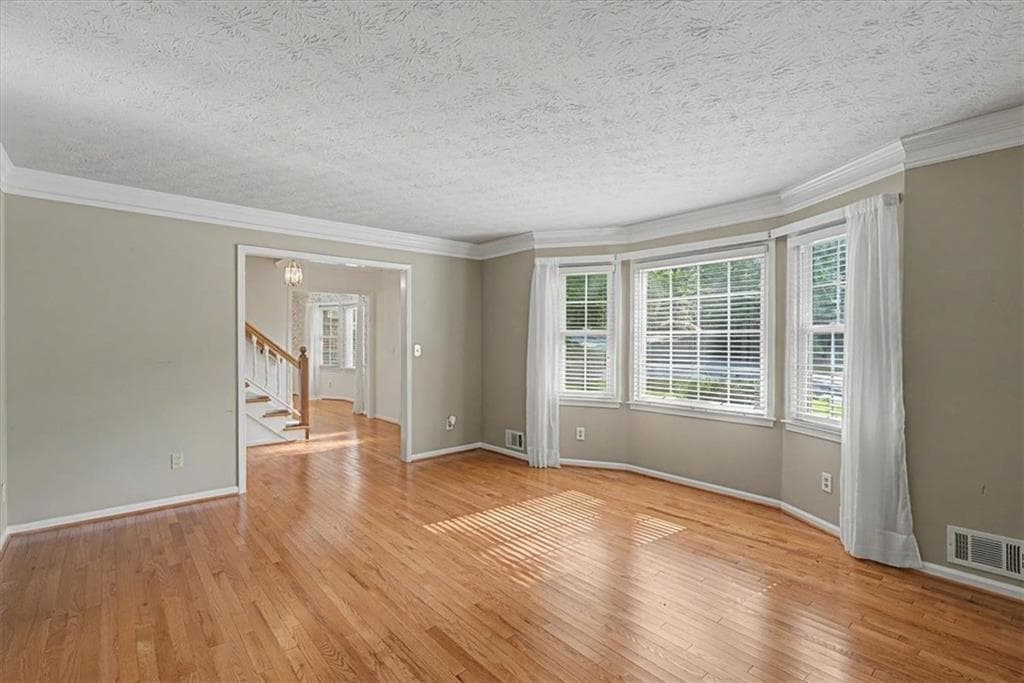 5 bedroom, 4 bathroom, 3,307 sq ft single family residence for sale at 1663 Huntingford Drive, Marietta, GA 30068 — photo 7