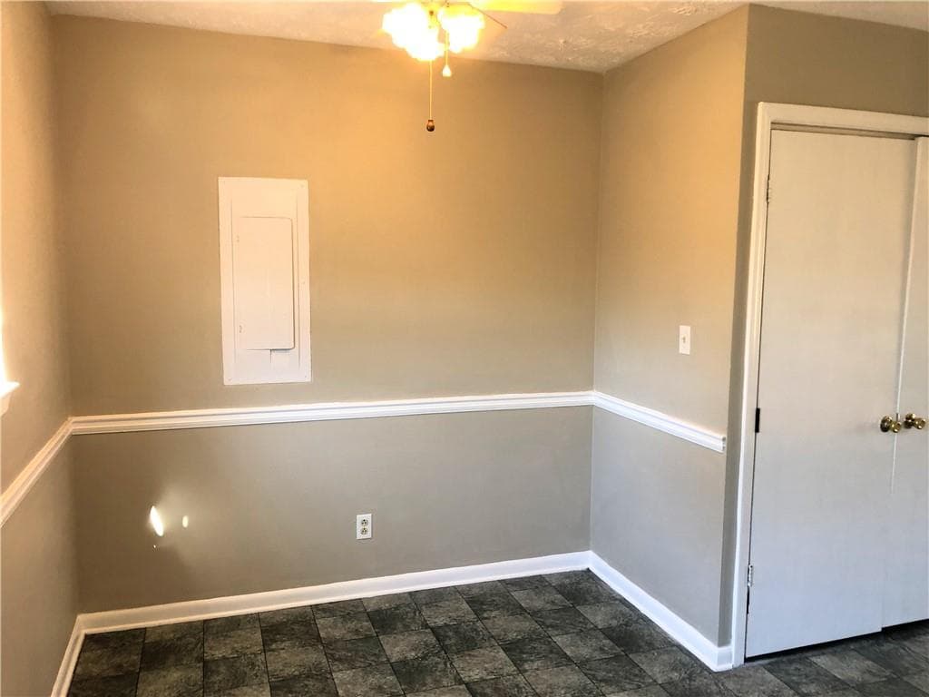 2 bedroom, 1 bathroom, 928 sq ft condominium for rent at 1235 Riverside Drive F-5, Gainesville, GA 30501 for $1,450 a month — photo 4