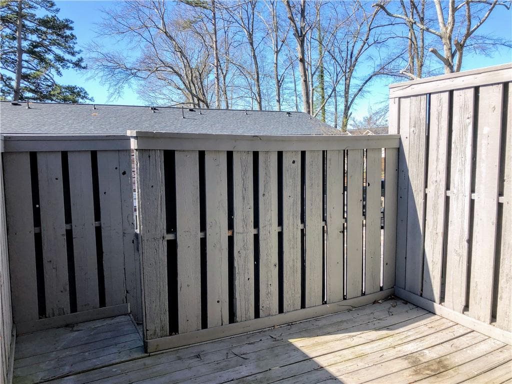 2 bedroom, 1 bathroom, 928 sq ft condominium for rent at 1235 Riverside Drive F-5, Gainesville, GA 30501 for $1,450 a month — photo 5
