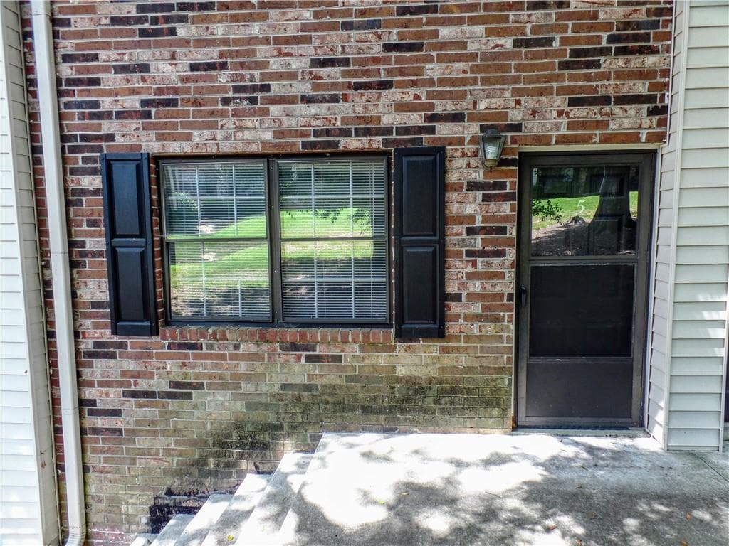 2 bedroom, 1 bathroom, 928 sq ft condominium for rent at 1235 Riverside Drive F-5, Gainesville, GA 30501 for $1,450 a month — photo 10