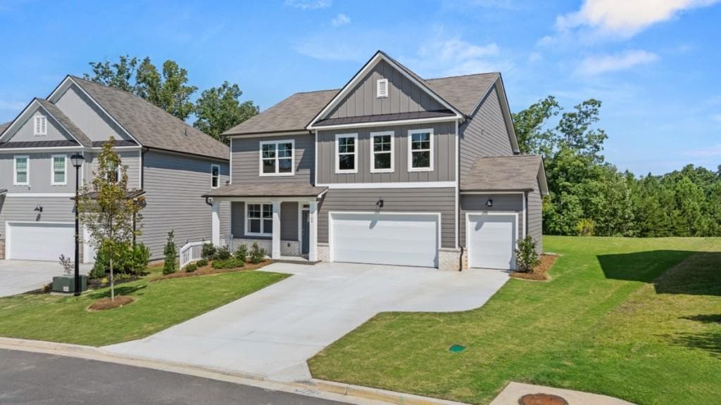 4 bedroom, 3 bathroom, 2,804 sq ft single family residence for sale at 4100 Peregrine Way, Gainesville, GA 30506 — photo 2