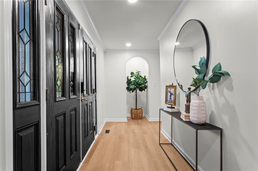 4 bedroom, 3 bathroom, 3,076 sq ft single family residence for sale at 4321 King Springs Road, Smyrna, GA 30082 — photo 6